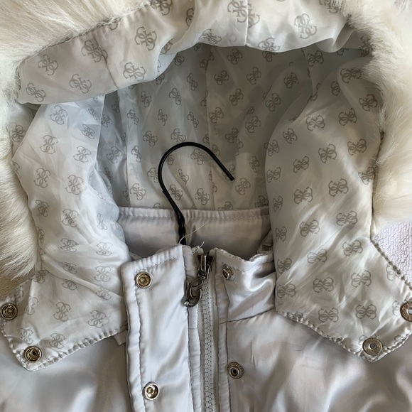Guess Girls’ Puffer❄️✨💫 - Picture 3 of 6